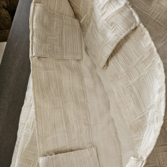 Four beautiful classic curtain panels - Picture 3 of 4